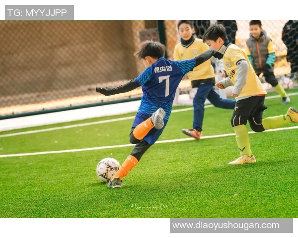 足球疯子伊基塔的传奇人生与不羁风采展现了足球的无限魅力与激情